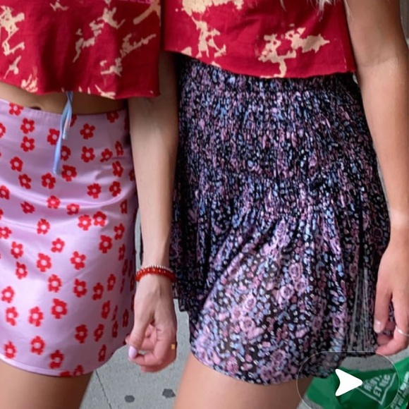 Zara floral skirt with undershorts built in - Picture 2 of 4